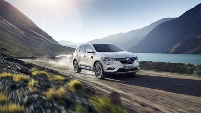 Renault KOLEOS - véhicule sur route de montagne